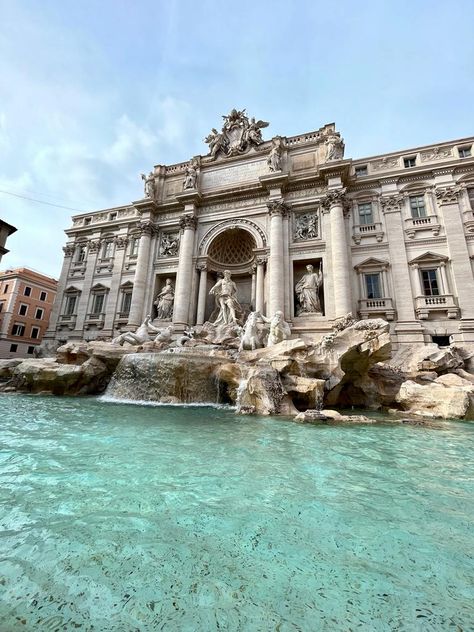 Trevi Fountain Pictures, Fountain Pictures, Italy Vibes, Italian Life, Trevi Fountain, Europe Vacation, Euro Summer, Iphone Wallpaper Vintage, Wallpaper Vintage