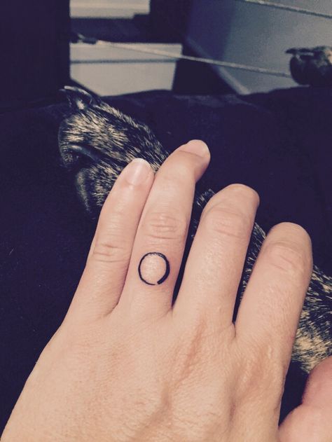 Wedding ring tattoo. Enso zen circle. Symbolizing the perfection of imperfection. Rock of Ages Lennox Head. Imperfection Tattoo, Zen Tattoo, Rings Tattoo, Zen Circle, Tattoo Finger, Ring Tattoo, Wedding Ring Tattoo, Tattoo Wedding Rings, Circle Tattoo