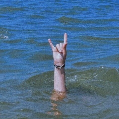 sea aesthetic, grunge aesthetics Grunge Water Aesthetic, Summer Rock Aesthetic, Sea Grunge Aesthetic, Zane Core Aesthetic, Grunge Ocean Aesthetic, Punk Beach Aesthetic, Ocean Hippie Aesthetic, Grunge Surfer Aesthetic, Punk Summer Aesthetic