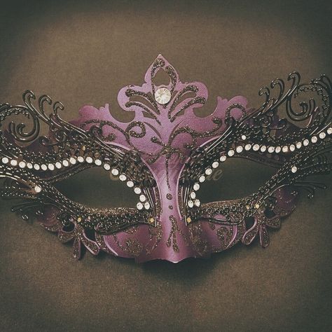 Dsmp Aesthetic, Winter Masquerade, Eah Aesthetic, Purple Masquerade, Braid Crown Tutorial, Color Exploration, Mardi Gras Masks, Mask Venetian, Masquerade Outfit