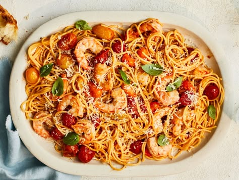 Shrimp and Burst Cherry Tomato Pasta Burst Cherry Tomato Pasta, Pasta With Shrimp, Summer Pasta Recipes, Orzo Recipe, Broccoli Pesto, Breakfast Party Foods, Easy Dinner Casseroles, Cherry Tomato Pasta, Fritters Recipe