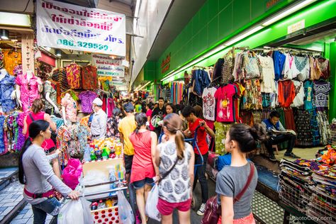 pratunam-market-bangkok Bangkok Market, Mad Monkey, Backpacking Asia, Southeast Asia Travel, Asia Travel, Southeast Asia, Backpacking, Bangkok, Times Square