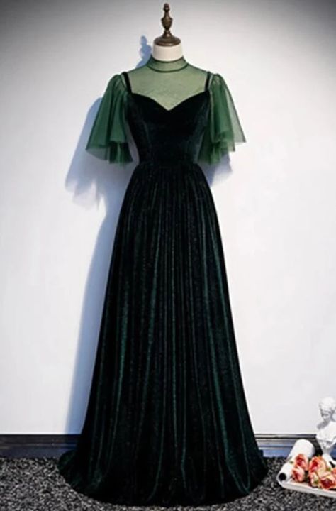 Long Party Gowns, Dark Green Velvet, Mode Tips, Velvet Prom Dress, Green Bridesmaid Dresses, A Line Prom Dresses, فستان سهرة, Grad Dresses, Formal Dresses Prom