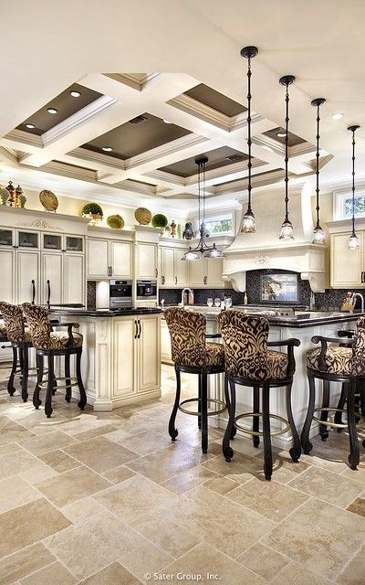 Kitchen Ceiling Ideas, Mediterranean Luxury, European Style Homes, Kitchens Luxury, Custom Home Plans, Diy Ceiling, European Home Decor, Ceiling Ideas, Kitchen Ceiling