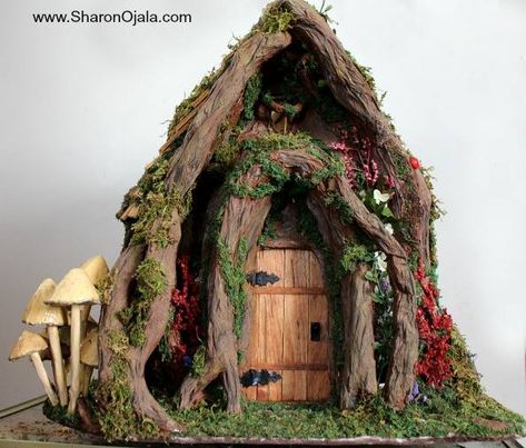 Tree Stump House, Stump House, Fairy Tree Houses, Clay Fairy House, Fairy House Diy, Fairy Garden Designs, Fairy Garden Crafts, Fairy Tree, Fairy Crafts