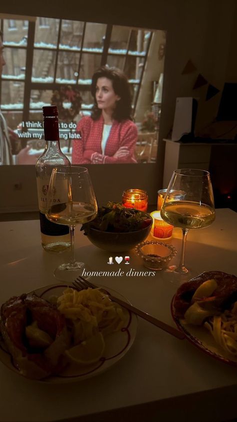 Home Date Night Aesthetic, Small Tv In Bedroom, Cozy Night At Home, Movie Projector Aesthetic, Dinner At Home Aesthetic, Cozy Night In Aesthetic, Night Home Aesthetic, Date Story Instagram, Dinner Date Instagram Story