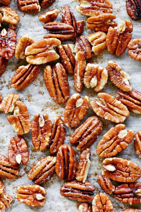 How To Roast Pecans In Oven, Toasting Pecans, Roast Pecans, How To Toast Pecans, Toast Pecans, Sweet Pecans, Goodies Recipes, Pecan Bars Recipe, Keto Cereal