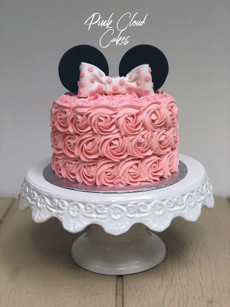 Mini Mouse Pink Cake, Small Minnie Mouse Cake, Mini Mouse Cake Designs, Simple Minnie Mouse Cake, Pastel Minnie Mouse, Minnie Mouse Cake Design, Minnie Mouse Smash Cake, Rose Piping, Pink Rosette Cake