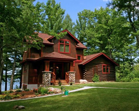 18 Formidable Rustic Homes That Will Make You Jealous Of The Owners Log Cabin Exterior Paint Colors, Rustic Cabin Exterior, Country Builders, Log Homes Exterior, Log Cabin Exterior, White Exterior Paint, Rustic Lake Houses, Contemporary Cabin, Lake Houses Exterior