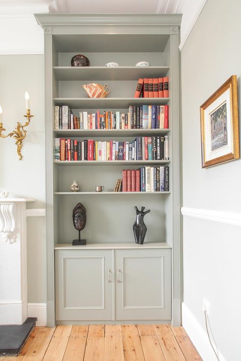 Alcove Storage Living Room, Alcove Bookshelves, Alcove Ideas Living Room, Living Room Cupboards, Alcove Cabinets, Alcove Shelving, Built In Shelves Living Room, Victorian Living Room, Cosy Living Room