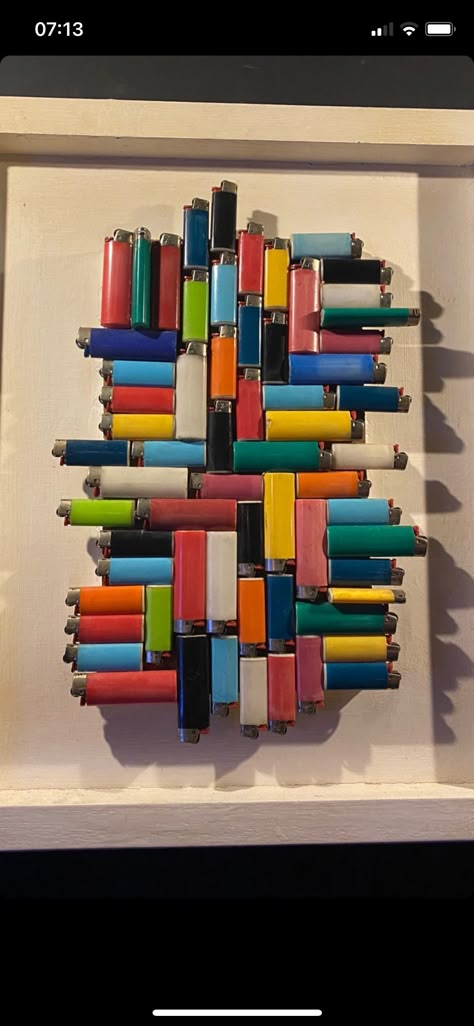 Lighter Art Projects, Stoners Room Decor, Lighter Art Ideas, Trippy Room Decor Diy, Weird House Decor Diy, Old Lighters Crafts, Sesh Room Ideas, Diy Y2k Decor, Trippy Diy Decor