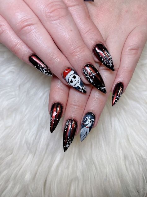 Nightmare Before Christmas Nails For Christmas, Christmas Nails Nightmare Before, Nail Art Nightmare Before Christmas, Edgy Christmas Nails Acrylic, Night Mare Before Christmas Nail Art, Goth Christmas Nails Designs, Jack Christmas Nails, Nightmare Before Xmas Nails, Jack Skellington Nails Christmas