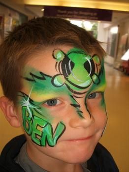 ben 10 facepaint Alien Face Paint, Monster Face Painting, Obličejové Masky, Face Painting For Boys, Alien Face, Kids Face Paint, Monster Face, Boy Face, Face Painting Designs