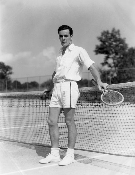 1930s MAN WEARING TENNIS... Vintage Tennis Club, 1930s Men, 1950s Mens Fashion, Grand Slam Tennis, Tennis Whites, Tennis Outfit Women, 1950s Mens, Vintage Tennis, Tennis Club