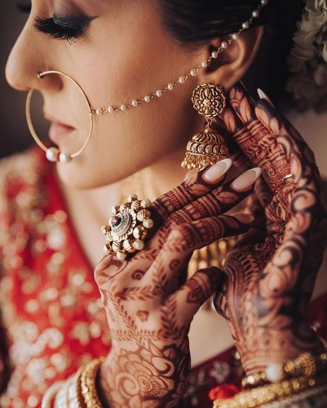 I Alam on Instagram: "A few teasers from Anita & Gurminder’s wedding 😍 . . . #ialamphoto #vogueindia #love #justmarried #indianweddings #indianbride #dholi #weddinginspiration #torontowedding #couple #punjabiwedding #emotions #weddingdress #married #indianwedding #fatherdaughterlove" Bridal Mehendi Designs Wedding, Indian Bride Poses, Indian Bride Photography Poses, Indian Wedding Poses, Bride Photos Poses, Indian Wedding Photography Couples, Bridal Earring, Bridal Photography Poses, Bride Photography Poses