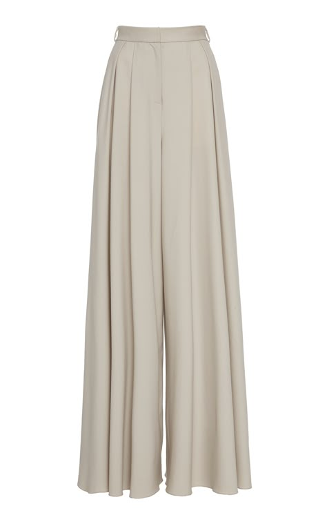 Brandon Maxwell's suiting pants are crafted from a wool-blend fabric and feature a wide-leg silhouette. Style them with the brand's crop top to complete the look. #brandonmaxwell #pleat Moda Operandi Pants, Silky Pants Outfit, Cullote Pants, Pleats Pants, Celana Fashion, Pleated Pant, Brandon Maxwell, Muslim Fashion Dress, Looks Chic