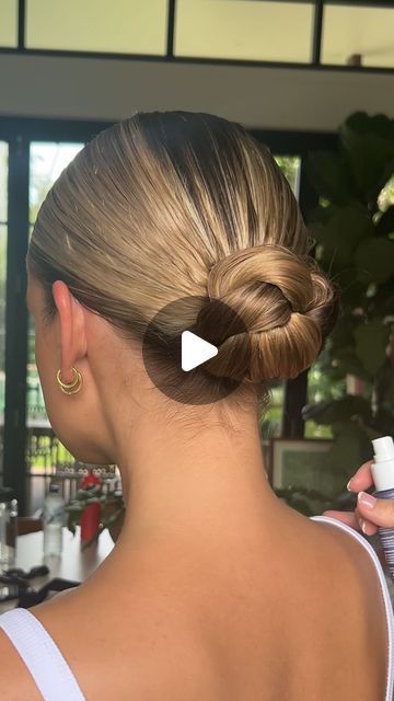 Sleek Buns For Wedding, Cool Ways To Do Your Hair, Sleek Twisted Bun, Blonde Low Bun Wedding Hair, Easy Sleek Bun Hairstyles, Slick Low Bun Hairstyles, Wedding Sleek Bun, Silk Bun Hairstyles, Short Hair Sleek Bun