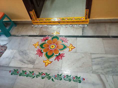 Oil Paint Rangoli On Floor, Painting Rangoli Design, Gadapa Designs, Rangoli Painting, Door Rangoli, Baby Mehndi, Colour Rangoli, Merry Christmas Song, Baby Mehndi Design