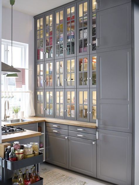 IKEA kitchen ideas, I like all the storage from floor to ceiling. Organiser Cucina, Ikea Kitchen Design, Gray Cabinets, Ikea Cabinets, Grey Kitchen Cabinets, Ikea Kitchen, Grey Kitchen, Trendy Kitchen, Beautiful Kitchens