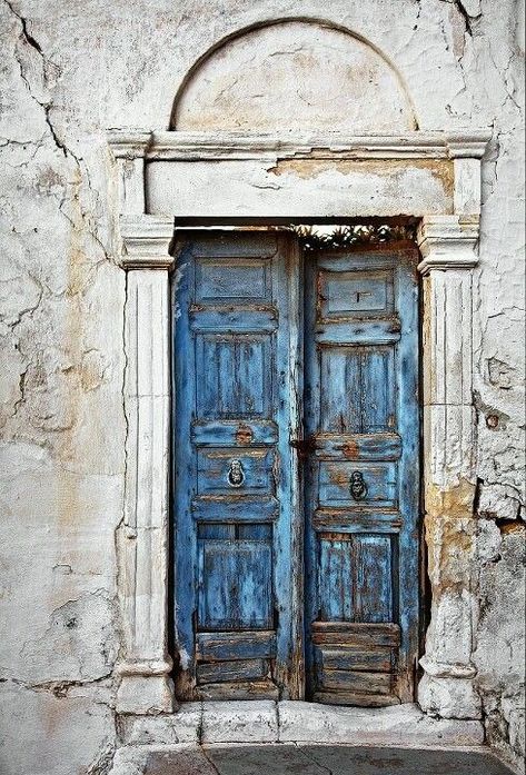 Old Door Design, Blue Doors, Old Wooden Doors, Wooden Front Door Design, Vintage Doors, Door Inspiration, Cool Doors, Encaustic Art, Fairy Doors