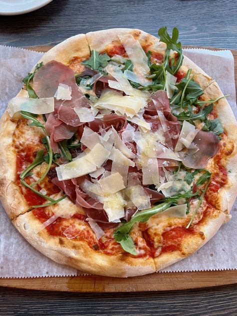 Pizza Prosciutto, Heart Pizza, Prosciutto Pizza, Truffle Oil, Pizza Lovers, Naples Fl, A Pizza, Hawaiian Pizza, Italian Food