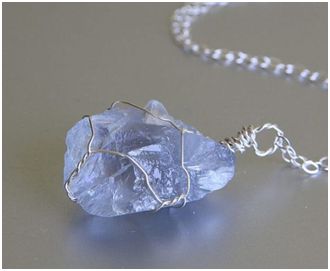 Celestite Jewelry, Raw Celestite, Crystal Necklace Healing, Blue Celestite, Moon Necklace Silver, Healing Stones Jewelry, Magic Stones, Magical Stones, Gem Jewelry