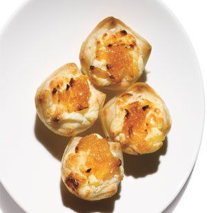 Safeway Select Caramelized Onion & Gorgonzola Pastry Puffs Store Bought Appetizers, Cheese Bites, Party Finger Foods, Party Appetizers, Caramelized Onion, Best Cheese, Finger Food Appetizers, Great Appetizers, Party Food Appetizers