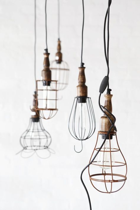 singsweetly: (via Pin by Sheila Joubert on Rustic charm | Pinterest) Hipster Apartment, Modern Industrial Home, Cage Light, American Kitchen, Deco Luminaire, Industrial House, The Ceiling, Industrial Lighting, Lighting Inspiration