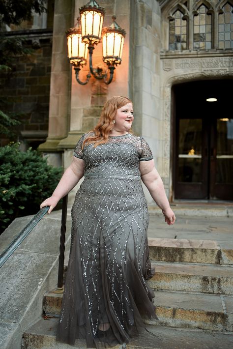 Adrianna Papell Cap Sleeve Beaded Gown in Lead in the size 20 Shimmering Gown, Mother Of The Bride Plus Size, June Dress, Funny Chat, Mother Of The Bride Gown, Short Prom Dresses, Plus Size Gowns, Stunning Prom Dresses, Mob Dresses