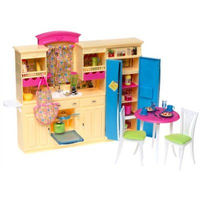 Barbie Decor Collection Yellow kitchen with blue fridge and breakfast table Barbie Presentation, Barbie Kitchen Set, Barbie Decor, Kitchen Decor Collections, Kitchen Playset, Barbie Playsets, Disney Princess Babies, New Barbie, Barbie Doll Set