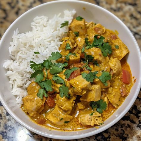 Spice up your dinner routine with this simple yet delicious Chicken Curry that’s bursting with flavors. This recipe transforms your everyday ingredients into Rotisserie Chicken Curry, Costco Rotisserie Chicken Recipes, Costco Rotisserie Chicken Recipe, Costco Rotisserie Chicken, Chicken Main Dish Recipes, Chicken Recipes For Dinner, Chicken Risotto, Grilled Seafood, Rotisserie Chicken Recipes