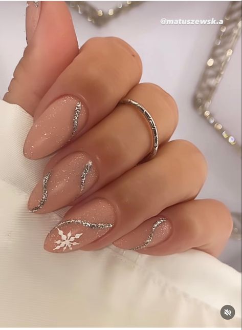 Christmas Manicures, Winter Wonderland Nails, Wonderland Nails, Nails Festive, Holiday Nail Designs, Winter Nails Acrylic, Holiday Nail, Simple Gel Nails, Cozy Holiday