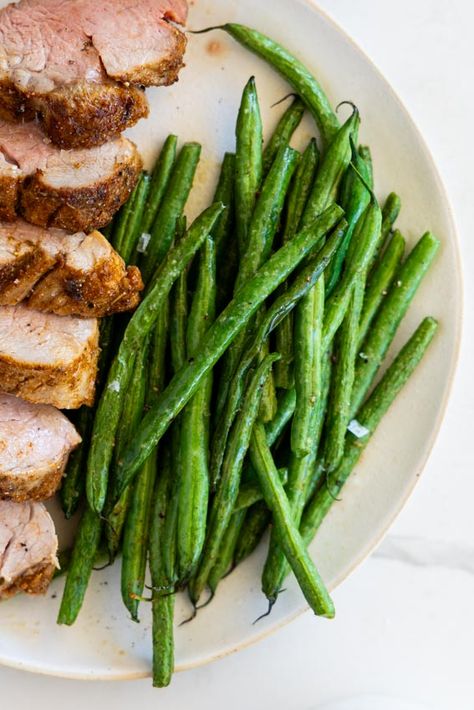 Easy Air Fryer Green Beans - Simply Delicious Beans Air Fryer, Salmon Green Beans, Air Fryer Green Beans, Honey Mustard Chicken Thighs, Italian Green Beans, Favorite Dinner Recipes, How To Cook Greens, French Green Beans, Lemon Green Beans