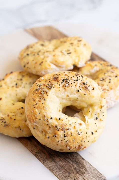 Cottage Cheese Bagels (11 Grams of Protein) - iFoodReal.com Cottage Cheese Bagels, Egg Seasoning, Bagel Calories, Cottage Cheese Pasta, Cheese Crust Pizza, Queso Cottage, Gluten Free Bagels, Cottage Cheese Snack, Cheese Bagels