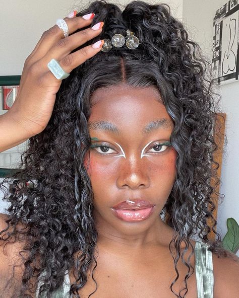 Simple Fairy Makeup, Makeup On Black Women, Makeup Pictorial, Makeup Black Women, Simple Eyeliner, Alt Makeup, Fairy Makeup, Favorite Makeup Products, Cute Makeup Looks