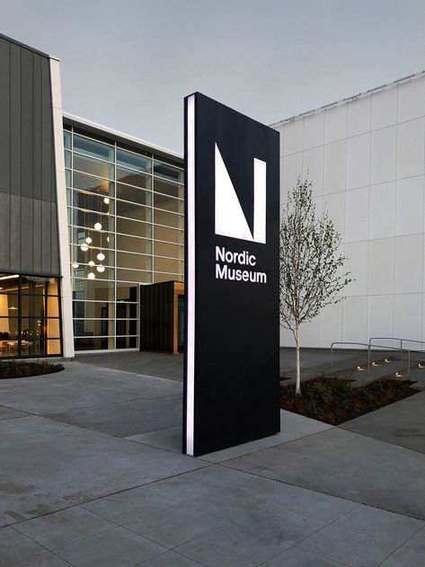 Building Signage Exterior, Modern Building Exterior, Modern Signage, Signboard Design, Monument Signage, Pylon Signage, Standing Signage, Environmental Graphics Signage, Corporate Signage