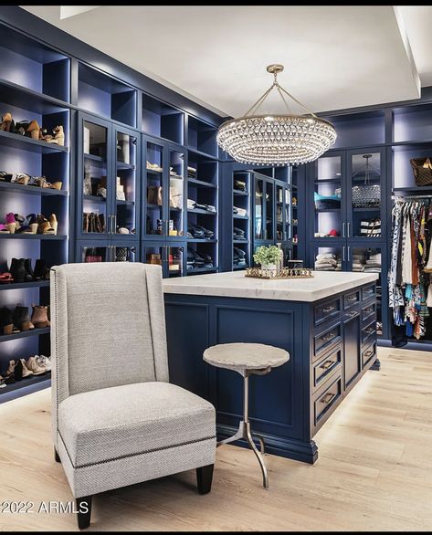 Closet Pictures, Transitional Closet, Dream Dressing Room, Contemporary Closet, Walking Closet, Beautiful Closets, Closet Renovation, Flat Panel Cabinets, Wardrobe Room