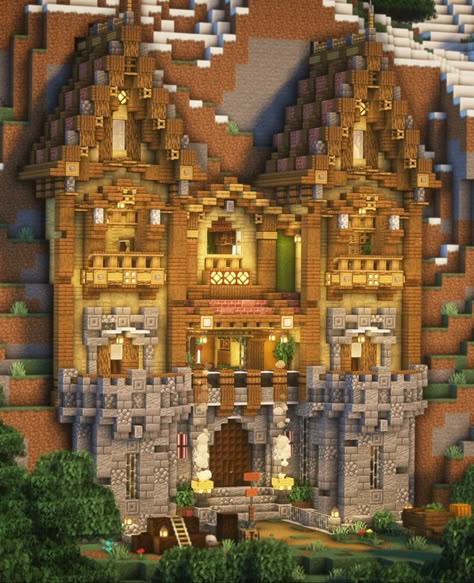 Minecraft House Inspiration Medieval, Unique Minecraft Bases, Minecraft Building Ideas Castles, Cliffside House Minecraft, Mountainside House Minecraft, Cute Minecraft Homes, Minecraft Mountainside House, Minecraft Cliffside House, Minecraft Mansion Ideas