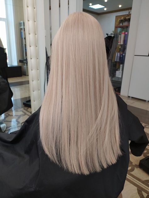 Korean Platinum Hair, Vanilla Hair Color Blondes, White Beige Hair Color, Cream Colored Hair, Korean Ash Blonde Hair, Light Beige Hair Color, White Milk Tea Hair Color, White Milk Tea Hair, Korean Hair Color Blonde