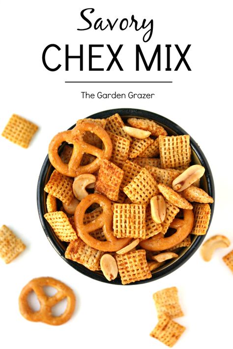 The perfect crunchy snack!! This savory chex mix comes together with only 5 minutes of easy prep. Each tasty morsel has wonderful flavors of onion, garlic, and smoked paprika! (vegan, gluten-free) Vegan Chex Mix Recipe, Vegan Chex Mix, Savory Chex, Savory Chex Mix, Garden Grazer, Homemade Chex Mix, Drink Gifts, Snacks Vegan, Vegan Snack Recipes