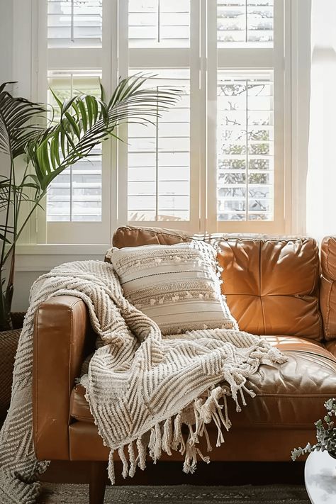 15+ Leather Couch Living Room Ideas - Paul Paint Boho Leather Couch, Styling A Leather Couch, Cozy Leather Couch Living Rooms, Camel Colored Couch Living Rooms, Cozy Leather Couch, Camel Leather Couch Living Room, Leather Couch Living Room Ideas, Wanaka House, Tan Sofa Living Room