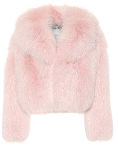 Valentino Fur coat Pink Fur Coat, Catty Noir, Fluffy Coat, Pink Fur, Fox Fur Coat, Coat Outfits, Fur Fashion, Teen Fashion Outfits, Fur Jacket