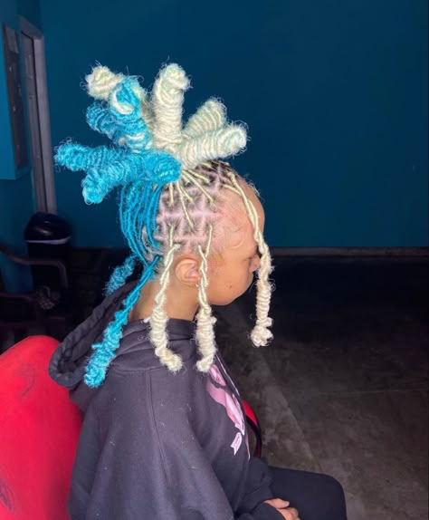 Blue And Blonde Knotless Braids, Cotton Candy Butterfly Locs, Blue Invisible Locs, Blue And Blonde Box Braids, Blue And Blonde Locs, Purple And Blonde Locs, Purple Soft Locs, Soft Locs Color Ideas, Purple And Blonde Braids