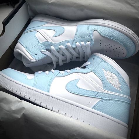 Jordan 1 Custom, Air Jordan 1 Blue, Blue Air Jordan 1, Custom Air Jordan 1, Jordan 1 Blue, Painted Nikes, Painted Sneakers, Blue Jordans, Preppy Shoes