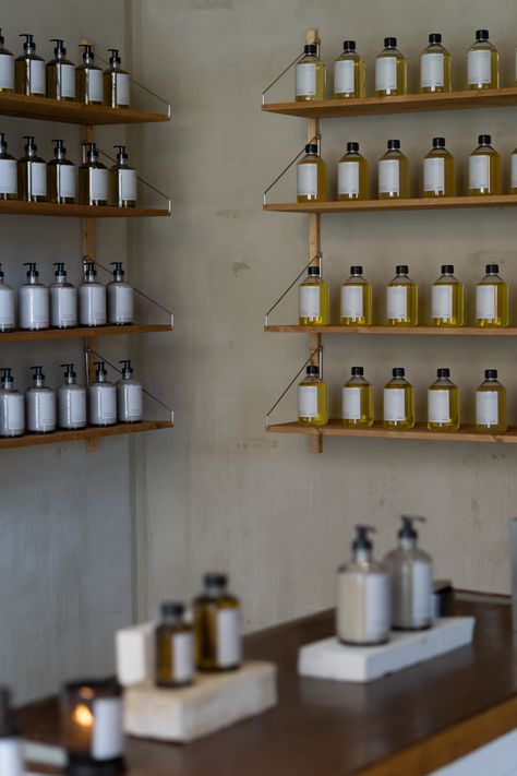 Perfumery Shop Interior Design, Apothecary Interior Design, Apothecary Store Aesthetic, Small Store Interior, Small Cosmetic Shop Interior Design, Perfume Store Design, Perfume Store Interior Design, Perfume Shop Interior Design, Perfume Shop Design