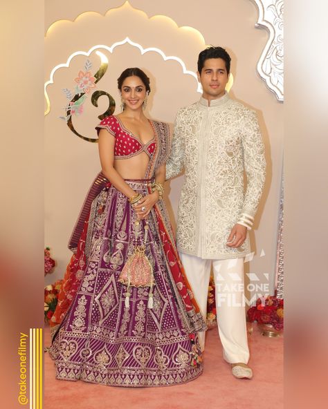 Kiara Advani, and Sidharth Malhotra attend the wedding festivities of Anant Ambani and Radhika Merchant 💍 in Mumbai 📍 A match made in heaven! 💘😇 Kiara Advani Ambani Wedding, Kiara Lehenga, Kiara Advani Lehenga, Kiara Advani And Sidharth Malhotra, Anant Ambani And Radhika Merchant, Ambani Wedding, Radhika Merchant, Anant Ambani, Sidharth Malhotra