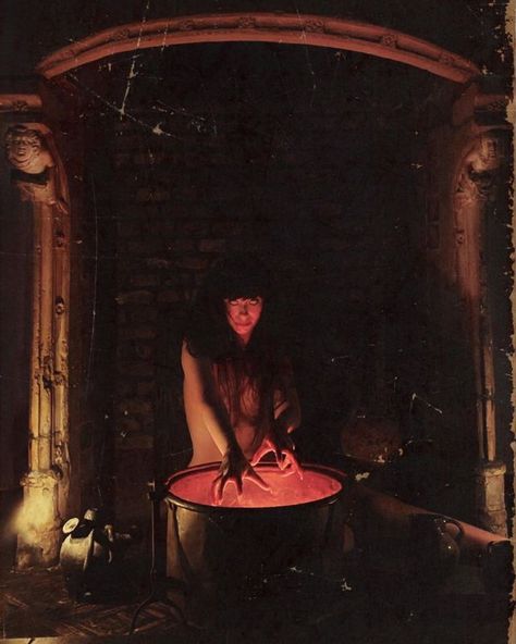 Nona Limmen, Book Witch, Medieval Witch, Vintage Witch, Occult Art, Demon Art, Season Of The Witch, Pulp Art, Witch Aesthetic