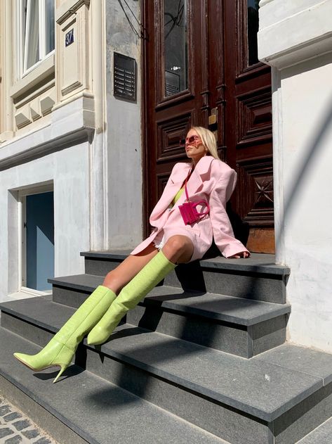 Leonie Hanne, Luxury Lifestyle Fashion, Instagram London, Color Combinations For Clothes, Green Boots, Look Expensive, Aesthetic Grunge Outfit, Trending Boots, Outfit Look