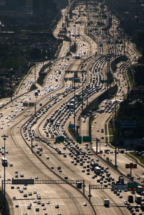 Katy Freeway, Houston, TX.  I used to drive on this 26-lane highway all the time.  The pace of life in my current small, Midwestern hometown in very different from that in Houston. برج العرب, Only In Texas, Texas Travel, Futurism, Galveston, Houston Texas, Metropolis, Aerial View, Wyoming