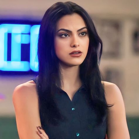 Veronica Lodge Hair, Camilla Mendes Icons, Camilla Mendes Aesthetic, Veronica Lodge Aesthetic, Veronica Lodge Fashion, Veronica Lodge Riverdale, Veronica Lodge Outfits, Camila Mendes Veronica Lodge, Riverdale Veronica